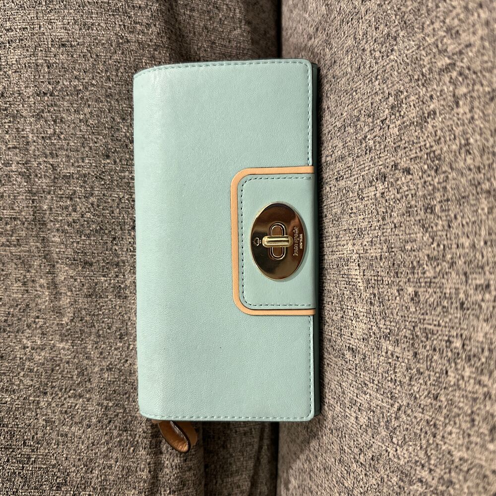 NEW Kate Spade PWRU5073 Light Blue Turnlock Leather Clutch Wallet Womens